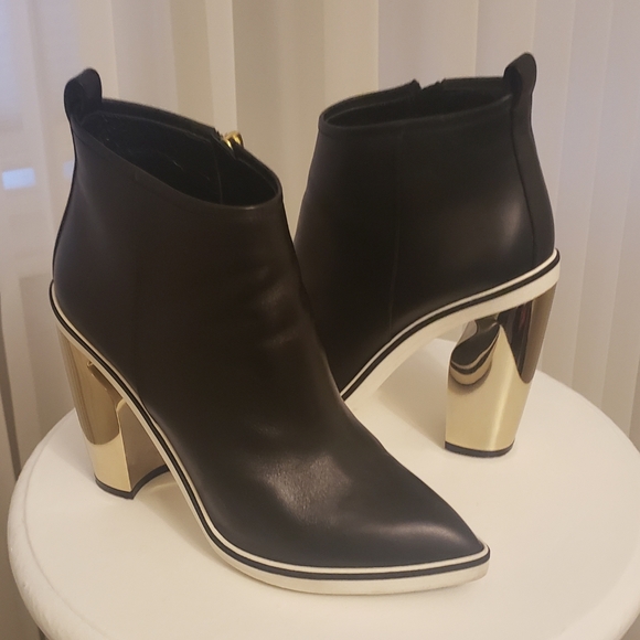 Nicholas Kirkwood Polacchino Black Leather Booties - Picture 1 of 9